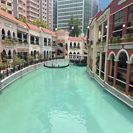 Luxury Designer Apartment In Bgc